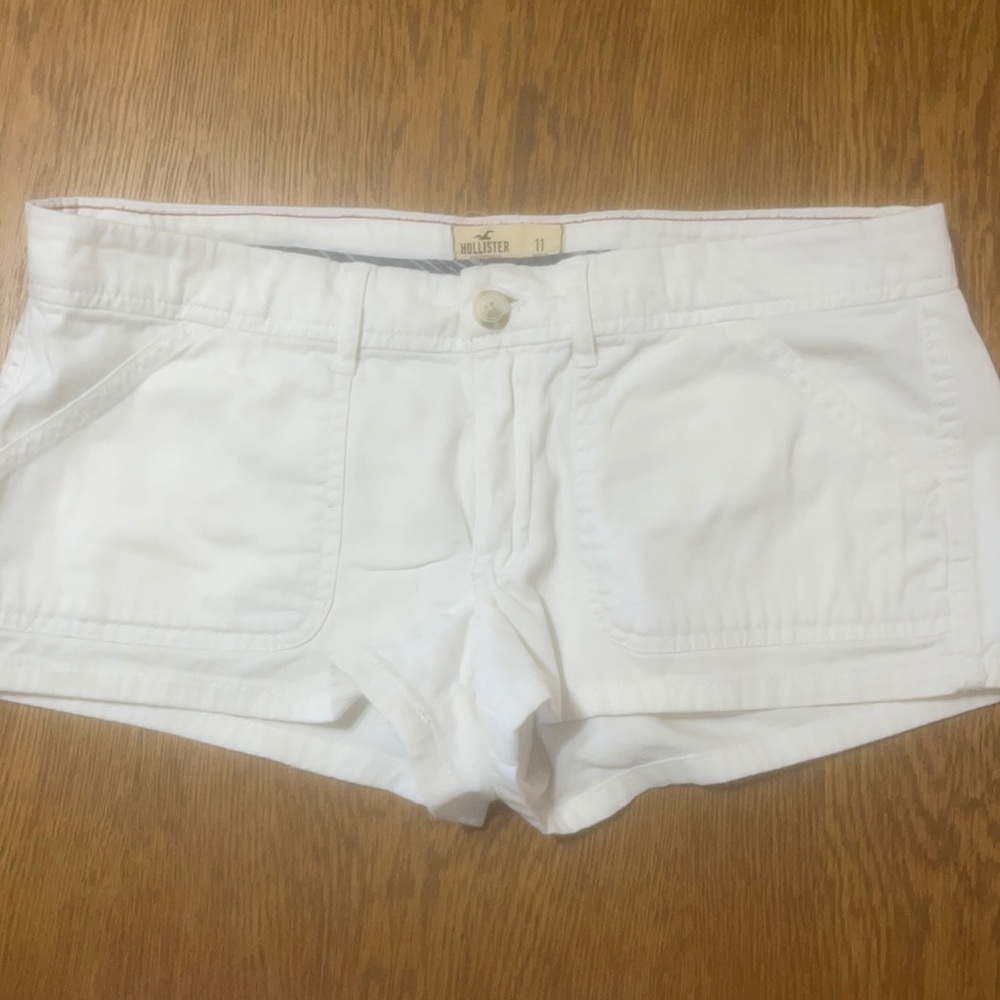 White Hollister mini shorts
